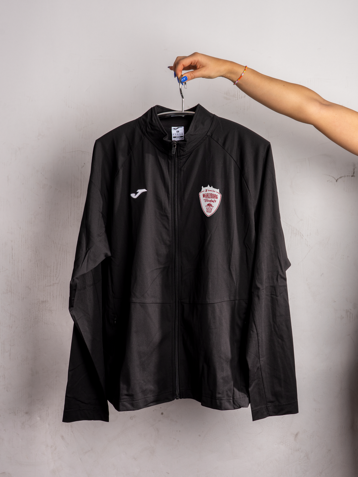 WB | Jacke schwarz (Logo weiß/rot)