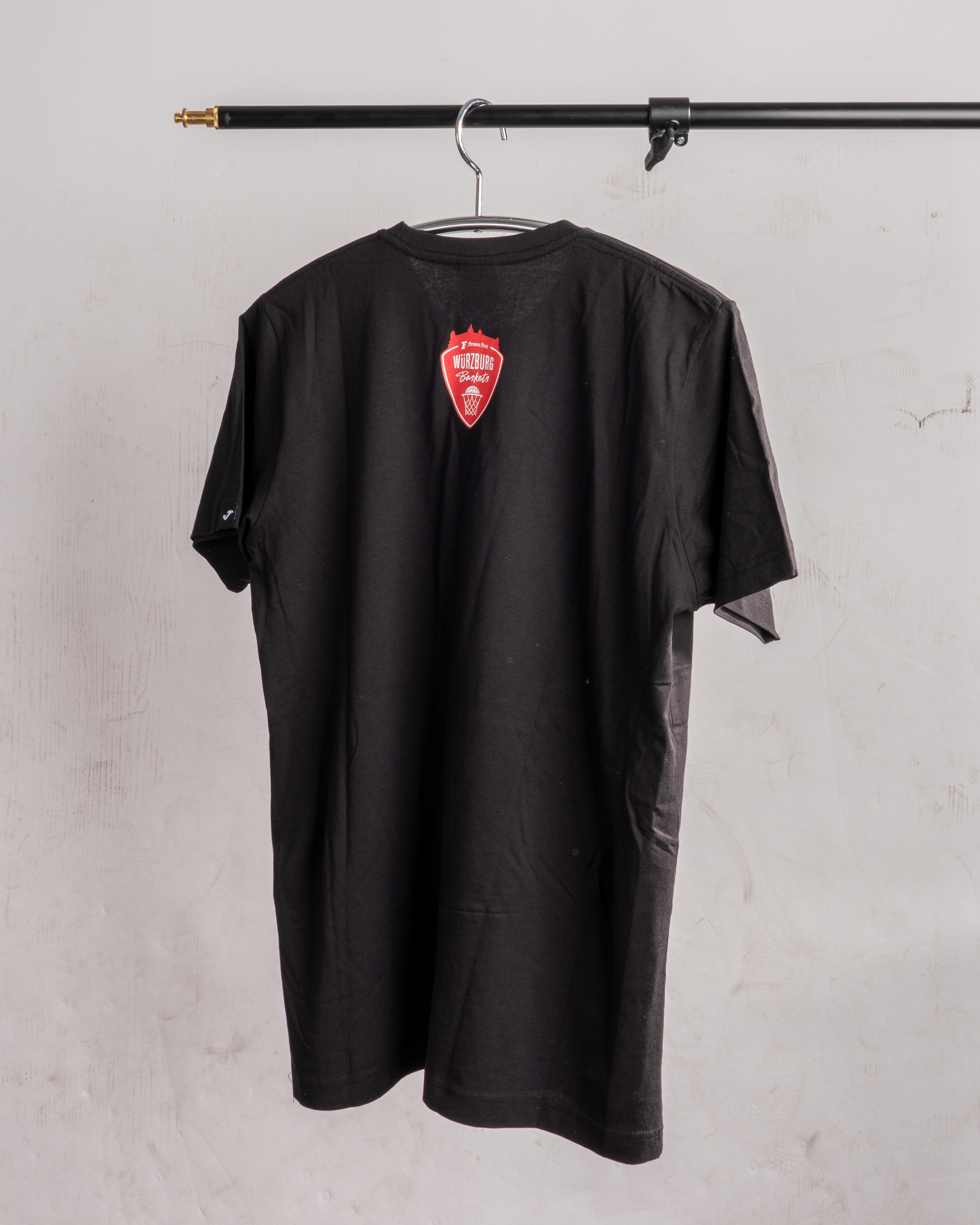 WB | College T-Shirt schwarz - Fitness First Würzburg Baskets